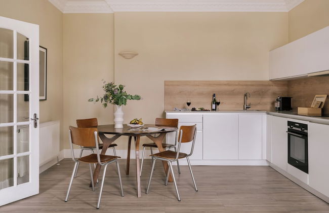 Royal Garden Apartments New Town - Photo 21