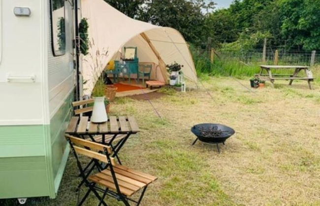 Private Glamping in a Vintage Caravan & Bell Tent - Foto 13