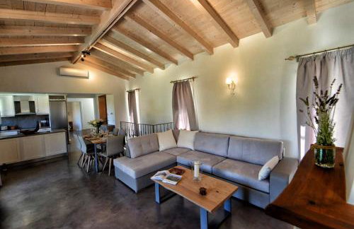 The Cassius Hill House - Photo 13