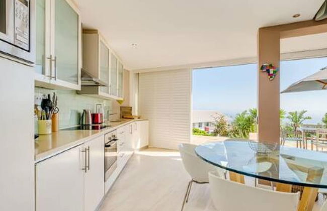 Secure Holiday Apartment w Private Pool Calico - Photo 11