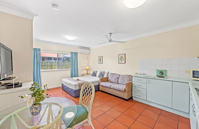 Koala Court Holiday Apartments - Photo 6