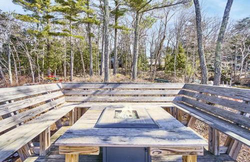 Lakeside Getaway - Lake Access & Firepit - Photo 2