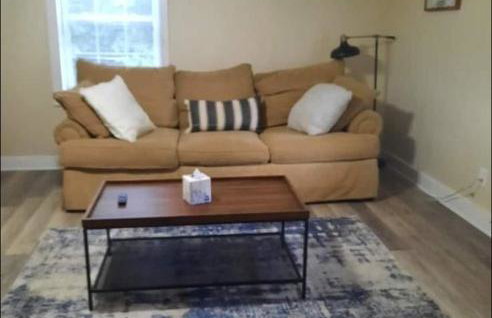 Stylish and Convenient with WiFi & Fenced yard - Foto 5