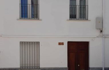 Casa llena de vida con patio y terraza - Photo 22
