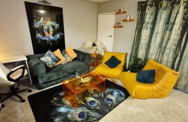 STYLISH COZY CONDO NEAR TO EVERYTHING a! - Foto 1