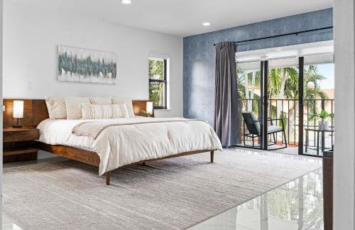 April Sale! 4 BR - Private Pool, Grill, Soaking Tub, Near Coral Gables & MIA Airport - Photo 5