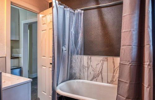 4BR Victorian Walk to UC Davis & Shriner Med Cen - Foto 11