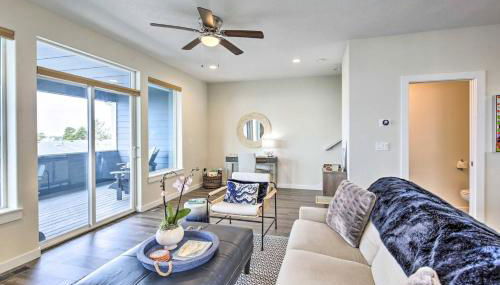 The Moby House Coastal Retreat with Ocean Views & Hot Tub - Foto 5