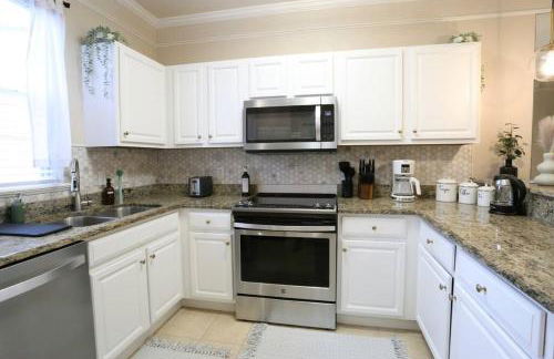 Stylish Sanctuary King Beds Upscale Condo - Foto 3