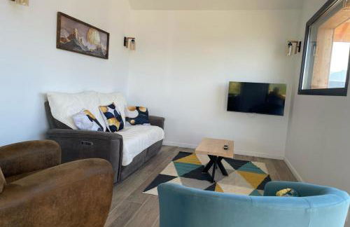 Spacious house with stunning views Puy-Sanières - Photo 9