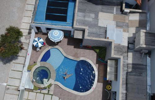 Casa sensacional a 80 metros da beira mar - Foto 1