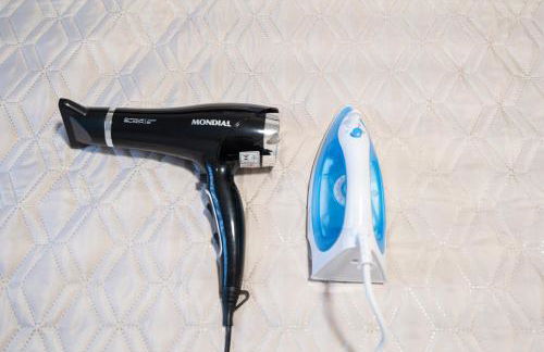 Localização Central! A 450 metros da Vila Germânica Loft com Piscina, Ar-Condicionado, Wi-Fi, Cozinha completa, Garagem Privativa, Espaço Zen, Academia, Sauna, e Mercadinho 24h - Foto 25