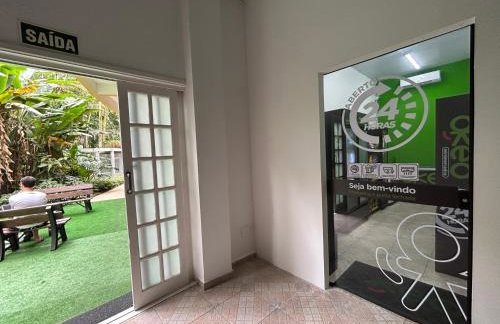 Fabuloso flat 241, Amarílis, Riviera de São Lourenço 3 Piscinas climatizadas carregador veiculo eletrico 2 quartos sendo uma suíte internet 500mb Adega, cozinha equipada completa, serviço de praia fim de semana limpeza trocas de toalhas, - Foto 25