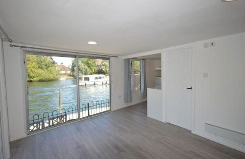 RIVER RETREAT- near Holloway U, Thorpe Park and Heathrow airport - Foto 45