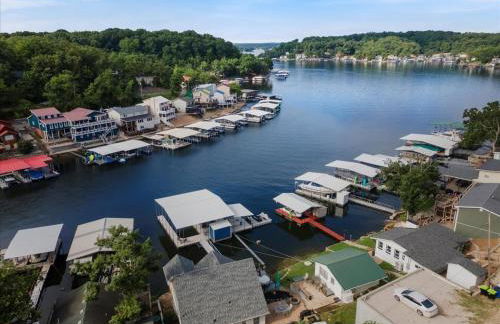 Beautiful Lake Front Home with Private Dock In Lick Branch Cove - Foto 46