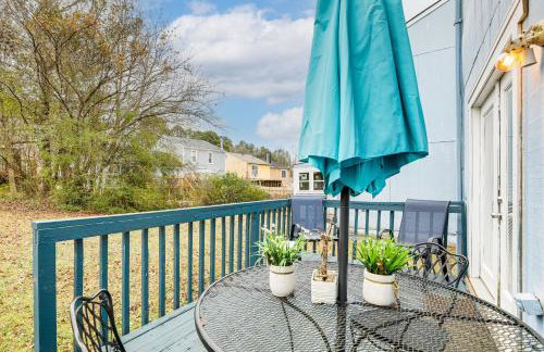 8 Mi to Stone Mountain: Quiet Getaway w/ Deck - Foto 2