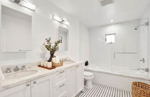 Charming 2BR 2BA Los Angeles Home with Character - Foto 7