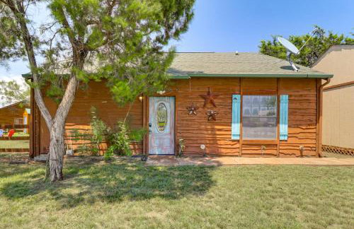 1 Mi to Lake Pet-Friendly Cabin in Strawn - Foto 3