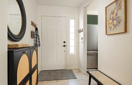 Carmel Valley 2BR with Amenities - Photo 15