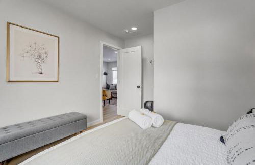 Secluded Westside Cottage - King Bed, Hot Tub, Views, Near Parks and Trails! - Foto 32