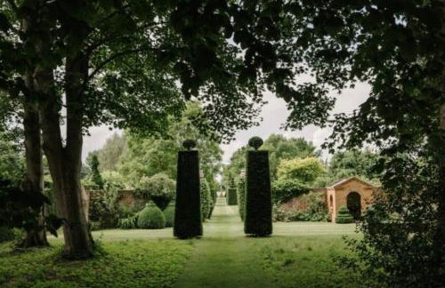 CRESSY HALL - Historic Grade II Listed Manor, Gorgeous Topiary Garden - Foto 50