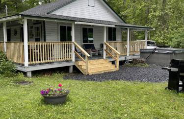 Lakefront Haven Modern Cottage - Foto 8