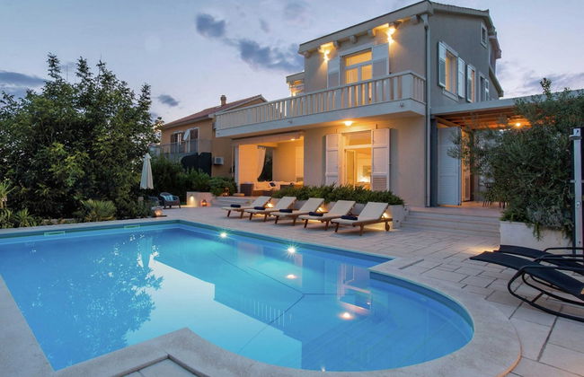 Villa in Kastel Novi Near Beach - Foto 35