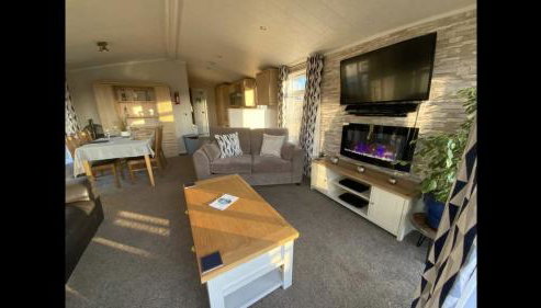 Bumblebee Lodge - Photo 4