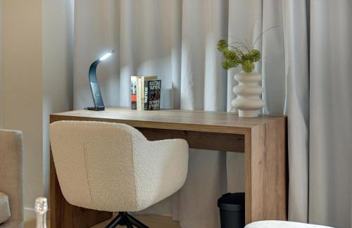 Nomads Lux Studios & Business Center - Photo 46