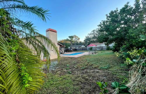 Dream Vacation Home w Heated Pool Close to Beaches Clearwater St Pete Quiet with Big Backyard - Foto 56