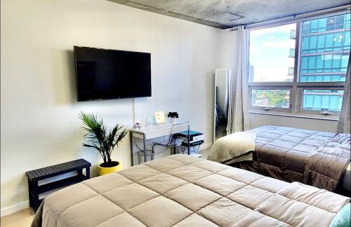 Classy 2BD 2BTH at Midblock with FREE PARKING - Foto 11