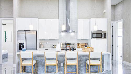 Luxurious Waterfront Home with Heated Pool and Jacuzzi - Foto 3, stove, pet friendly, minibar