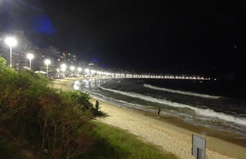 Magnífico APARTAMENTO de Charme - 3 quartos AR CONDICIONADOS SPLIT - Beira Mar, 2 banheiros, 2 Vagas Garagem, 4 Varandas, 2 Elevadores, Redes para Descanso, Wi-Fi, Air Fryer, Disney Plus, HBO Max, Cadeiras de Praia e Caixa Térmica - Photo 59