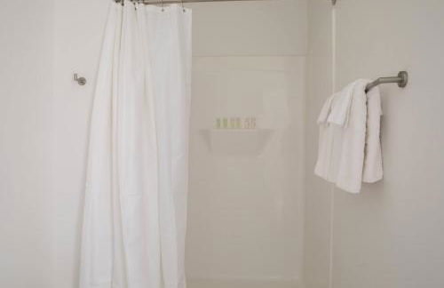 Modern Studio Apt with Rooftop, Gym, and Parking - Foto 23