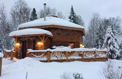 1800OR Unique 'yurt' home in Bretton Woods 1 mi to skiing firepit foosball beach Hot tub - Foto 4