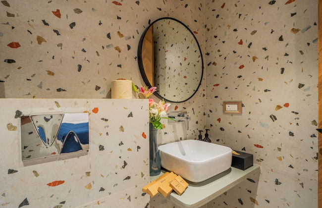 ELIVAAS Kamerios Verano 1 BHK with Pool - Photo 40