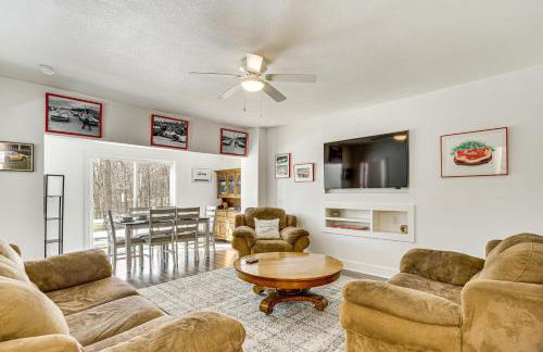 2 Mi to Road America Pet-Friendly Duplex! - Foto 1