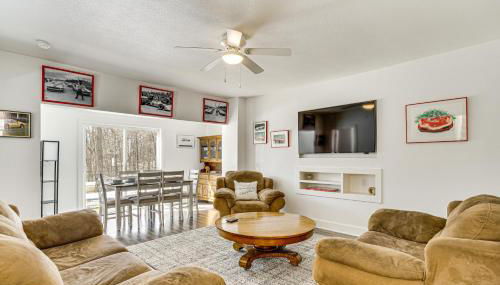 2 Mi to Road America Pet-Friendly Duplex! - Foto 1