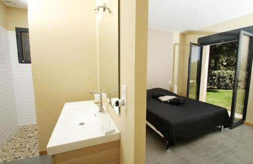 Belle villa avec piscine intérieure et piscine extérieure Gite Les Aiguiers - Foto 24