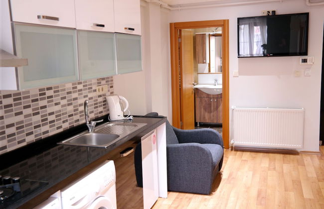 Sheriff Residence - Photo 33