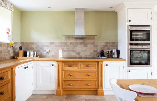 Charming Cottage for 10 in Heart of South Downs - Foto 16