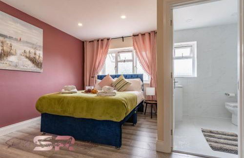 4-BR Hayes Home, Guests 8 - Ideal for Long term stays, Fast unlimited Wi-Fi - Foto 33