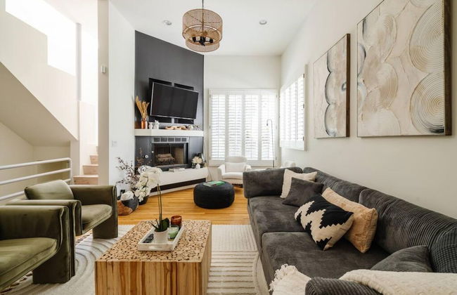 Hollywood Hills Sunset Strip Home w Hottub - Photo 2