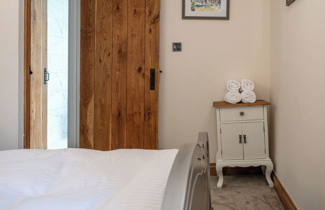 Eilmers Cottage Lovely 4BD in Malmesbury - Photo 33