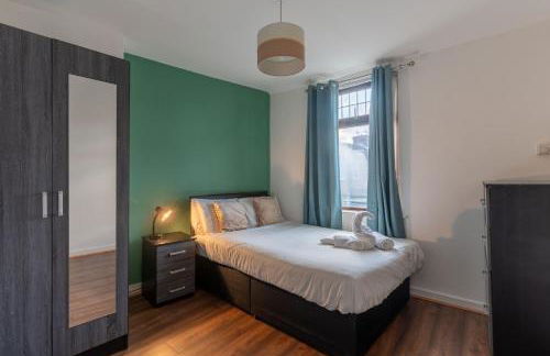 "Furnished Rentals Direct" DominionHouse cul-de-sac Home for 6 people in Anfield near LFC, Goodison Park, Free Street Parking, Suits Travellers, contractors and Family, Near Football action and 10 minutes drive to Liverpool City Centre - Foto 10