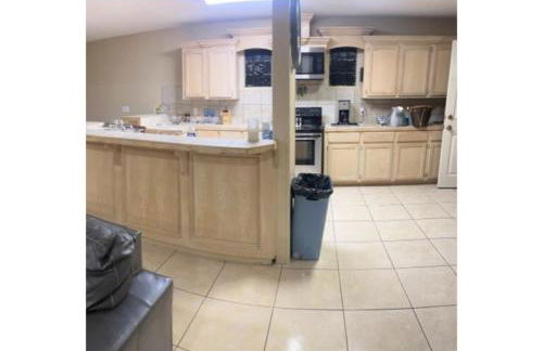 Minutes to Shopping, Dining and Fun Family Stay - Sleeps 6 - Foto 18