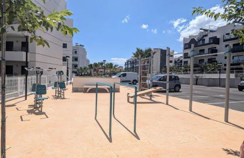 Poolside 2BR apartment Villamartin - Foto 35