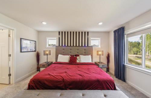 Serene Port Orchard Retreat - 3BR 3BA with Trails and Amazing Views - Foto 19