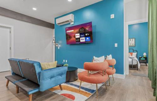 Apt+ 2 Queens+Bunkbed+Free Parking 55"TV - Photo 21