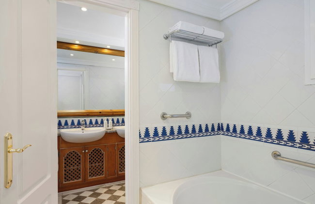 Marriott's Marbella Beach Resort - Photo 21